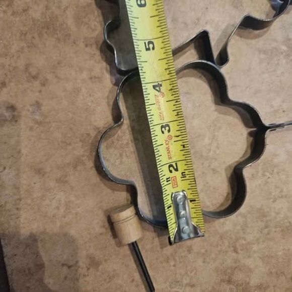 Metal Pancake and Egg Molds with Folding Handle - 7 Molds - Picture 4 of 4